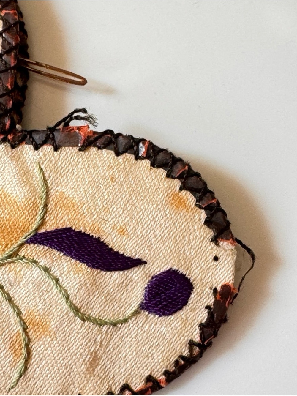 Antique Silk Embroidered Heart Scissor Case Pouch Victorian Chatelaine Sewing - Picture 10 of 14
